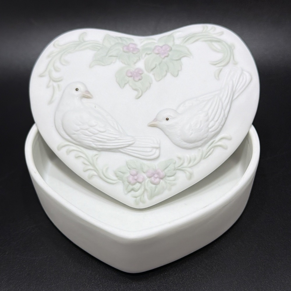 Vintage HEART SHAPED Two Dove PORCELIAN TRINKET BOX Bisque Crowning Touch Japan